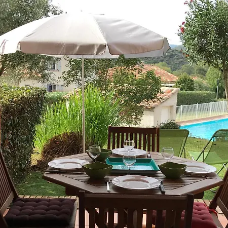 Fango Pour 4 Personnes Avec Piscine Apartmán *