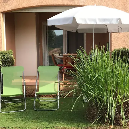 Fango Pour 4 Personnes Avec Piscine Apartmán
