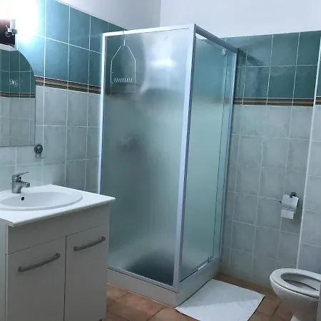 Fango Pour 4 Personnes Avec Piscine