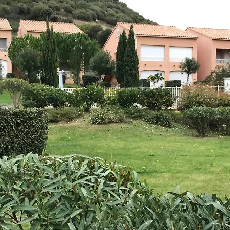 Fango Pour 4 Personnes Avec Piscine Apartmán